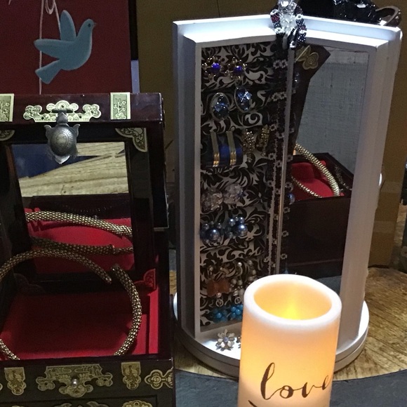 🆕 ⌚ AUCTION PRICE👩🏻⚖️ VINTAGE LEATHER WRAP WATCH WITH STUDS - Picture 9 of 9